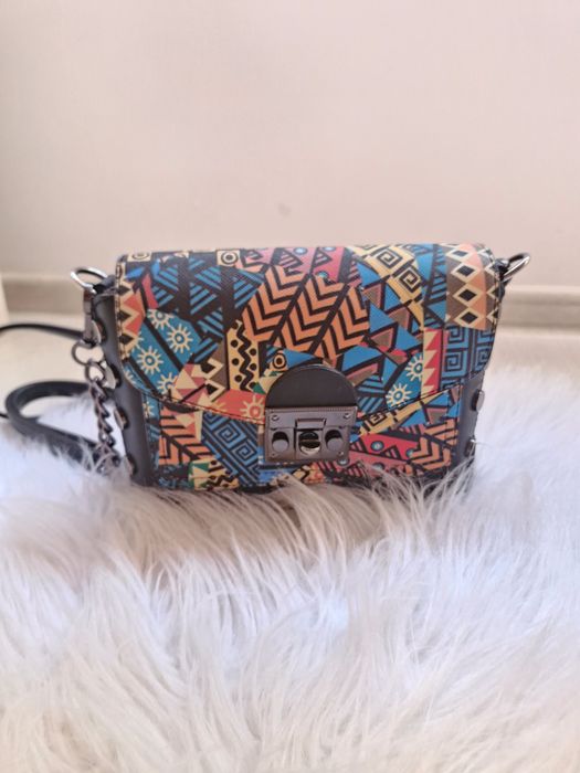 Дамска малка чанта