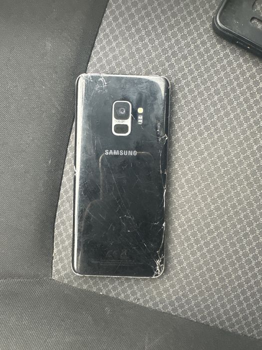 sam s9 ,64 gb liber retea disurat