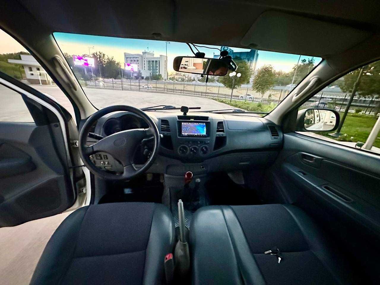 Продается Toyota Hilux 2.7 (2008)