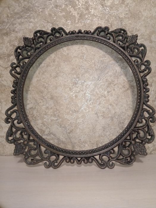 Рамка для зеркала ссср. Материал: алюминий.