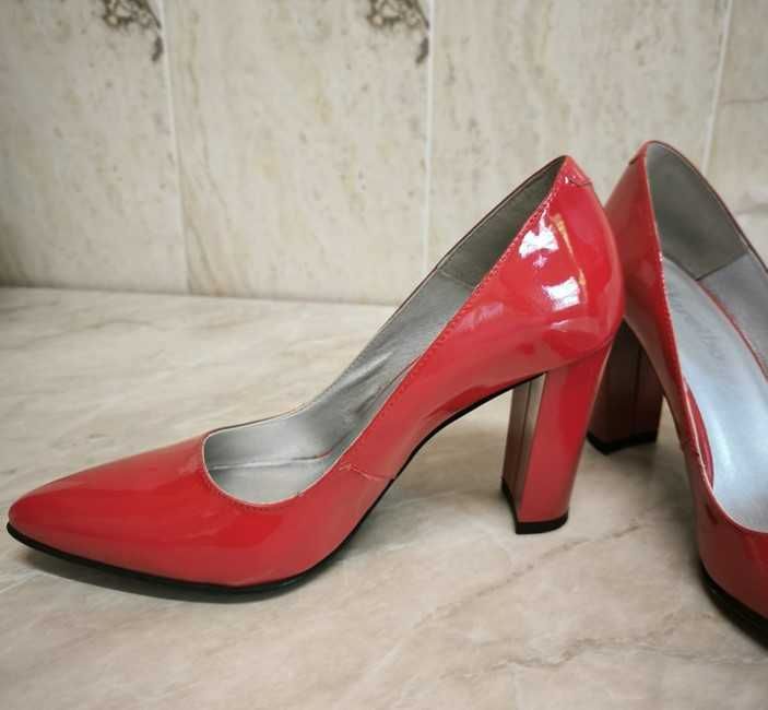 Vand Pantofi eleganti dama Marelbo lac rosu/piele EUR 40