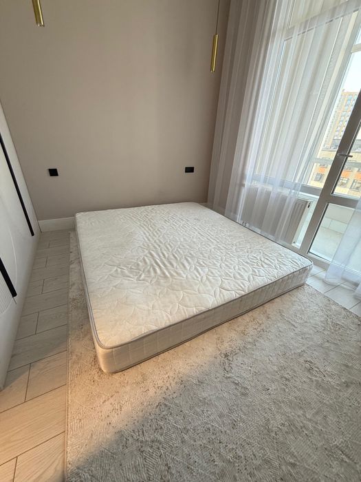 Продам ортапидический матрас с двух сторон. Размер 180 на 200