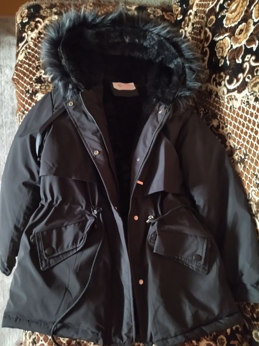 Продам женскую куртку