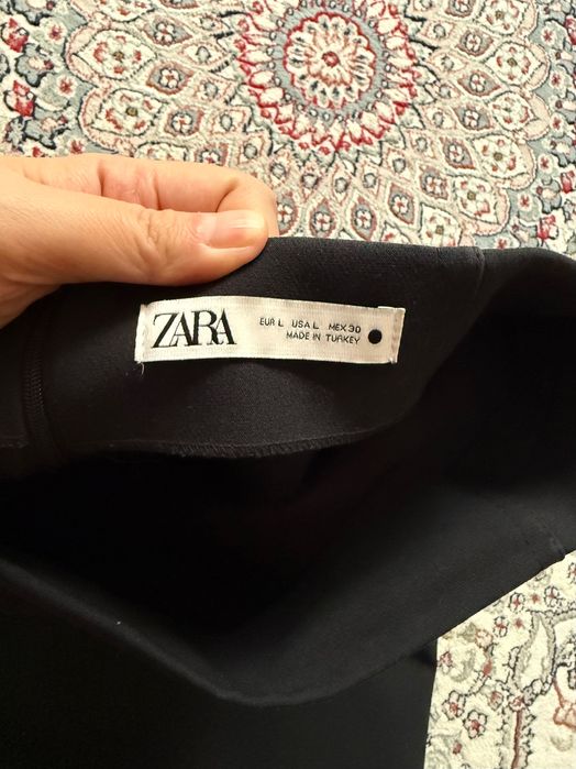 Юбка миди ZARA, раз.L. и лонгслив H&M.