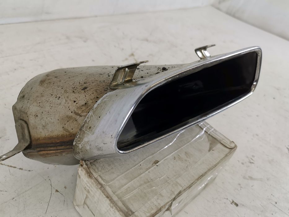 Ауди А6 / Audi A6 Ляв изпускателен връх в добро състояние, оригинален