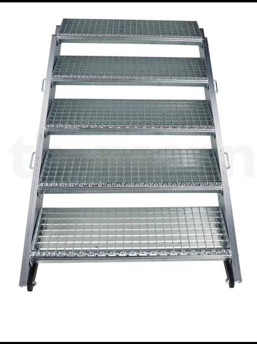 Confectionam scarii metalice zincate exterioare și pentru incendii , p