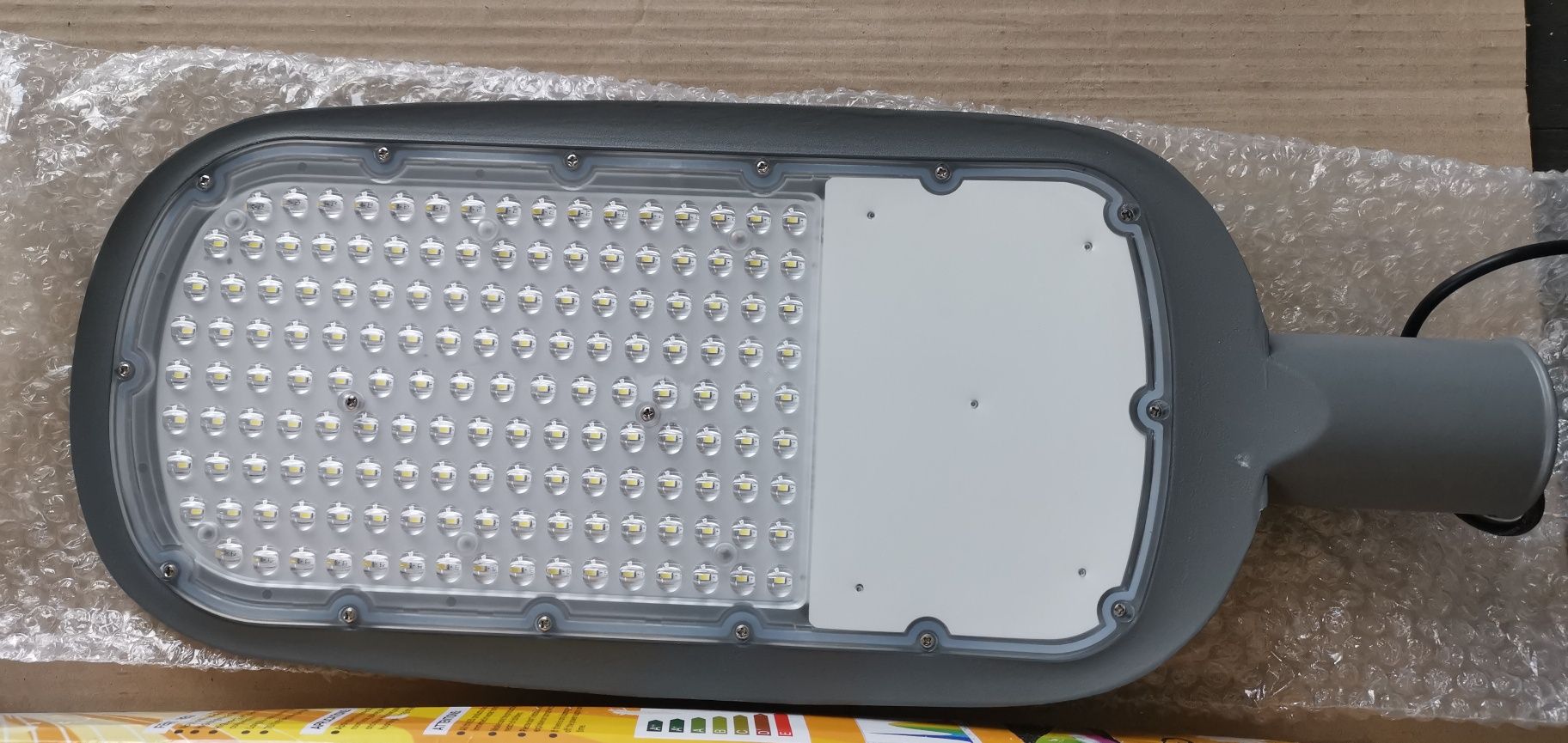 Външни Улични лампи LED осветителни тела за паркинг, 150W 15000 лумена