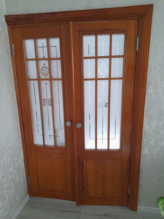 Двери деревянные