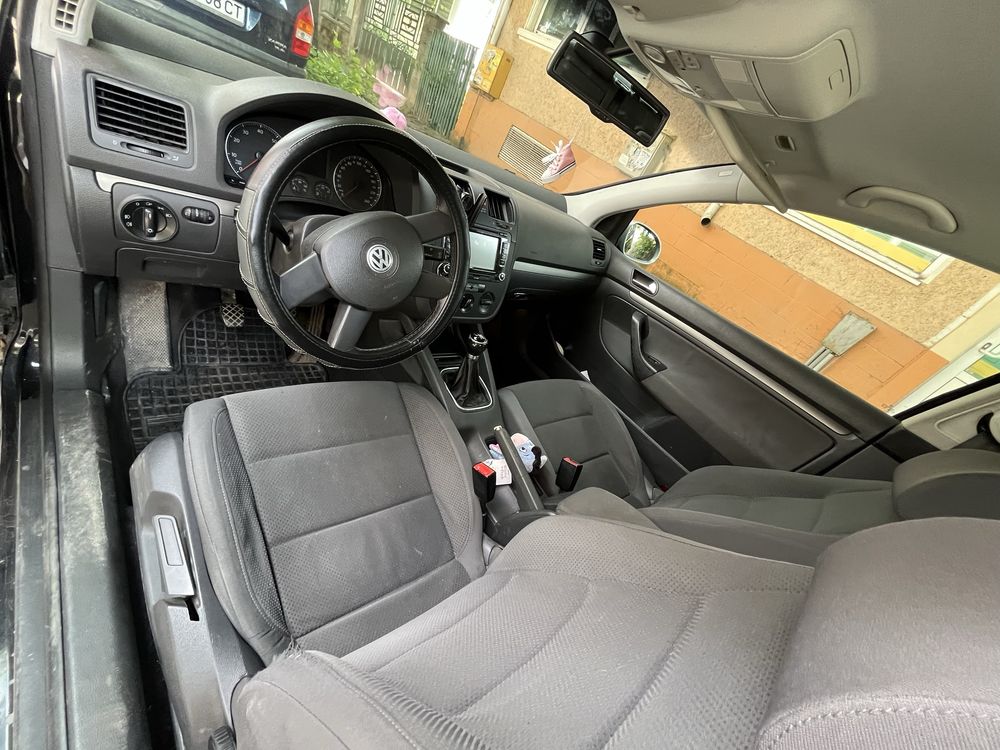 Golf 5  1.6 fsi.