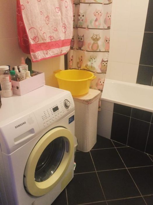 Возьмем на подселение девушку