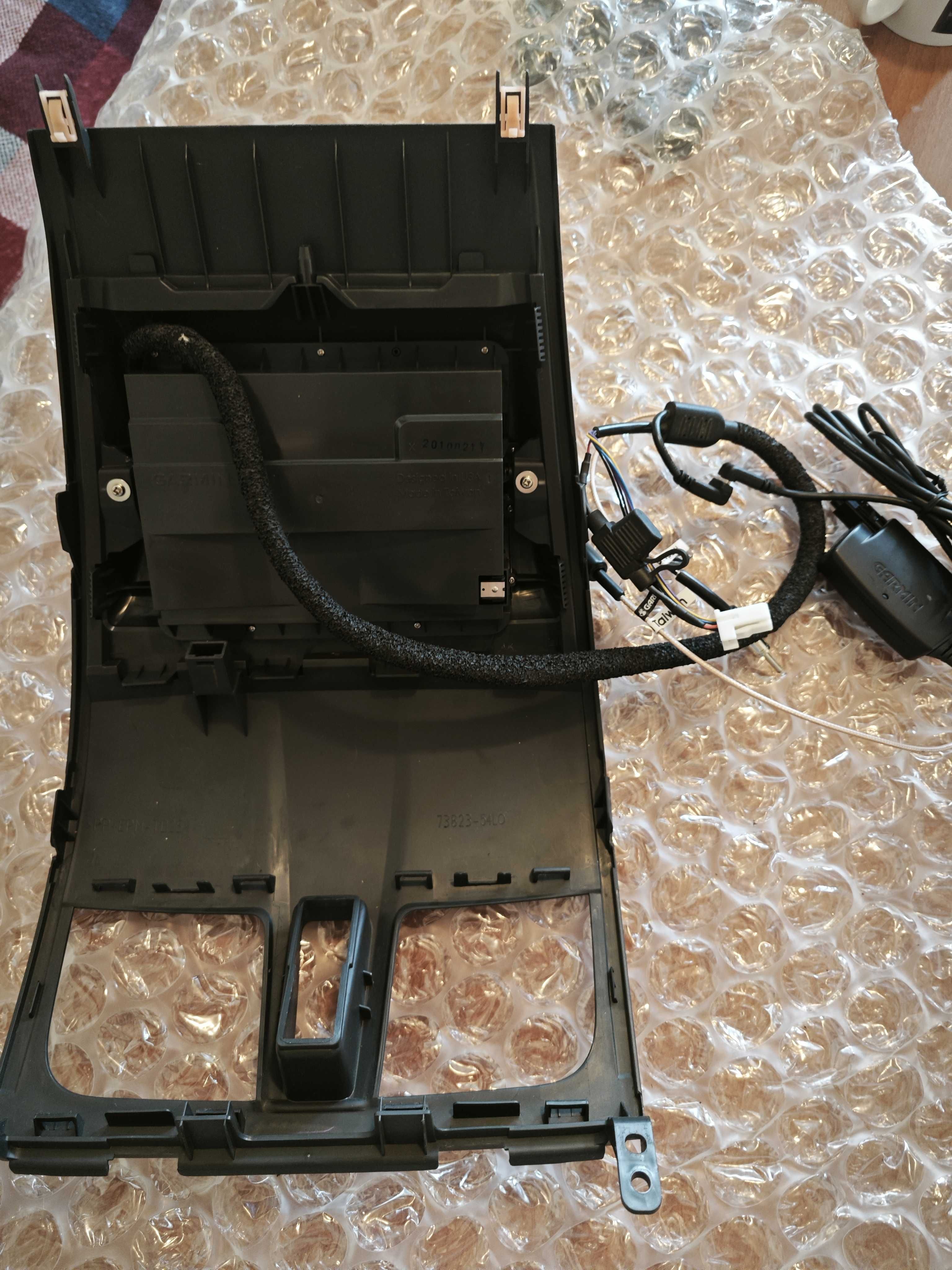 Стойка за Garmin, Garmin навигации за Suzuki SX4 след 2010 и други.