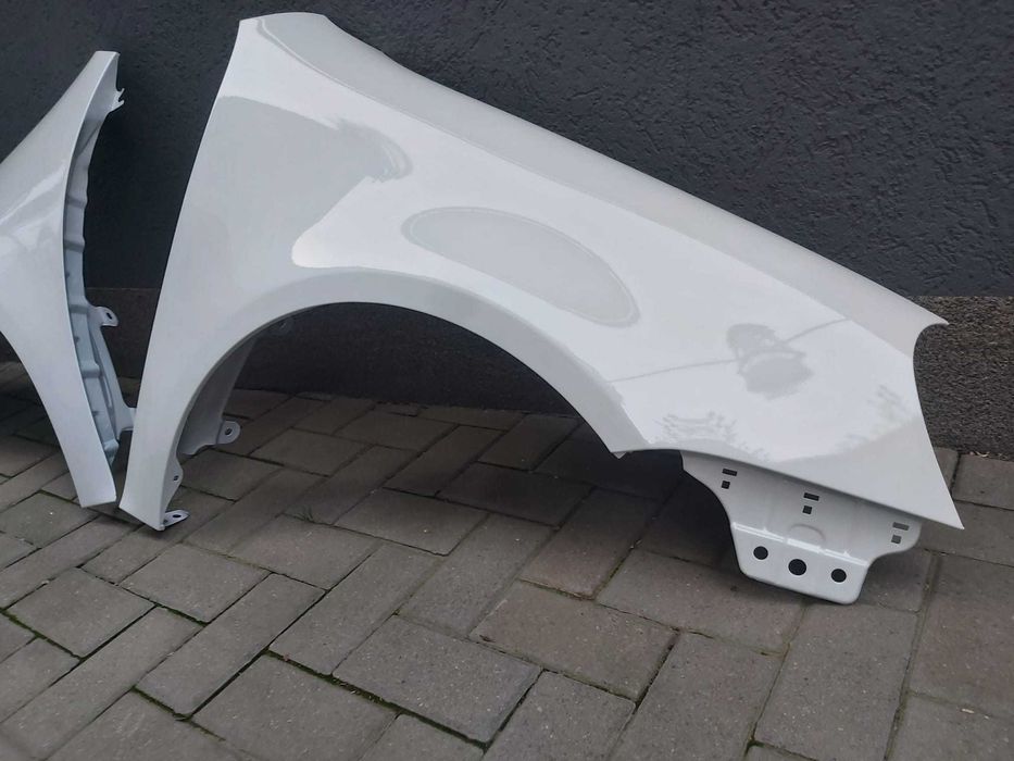 Aripa Fata Dreapta & Stanga VW Golf 5/V 2004-2008 Vopsita Alb