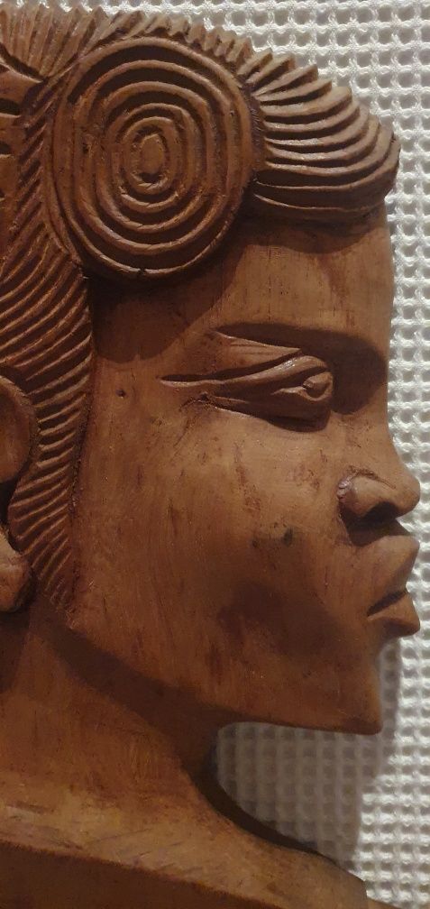 Sculptura in lemn cap de femeie