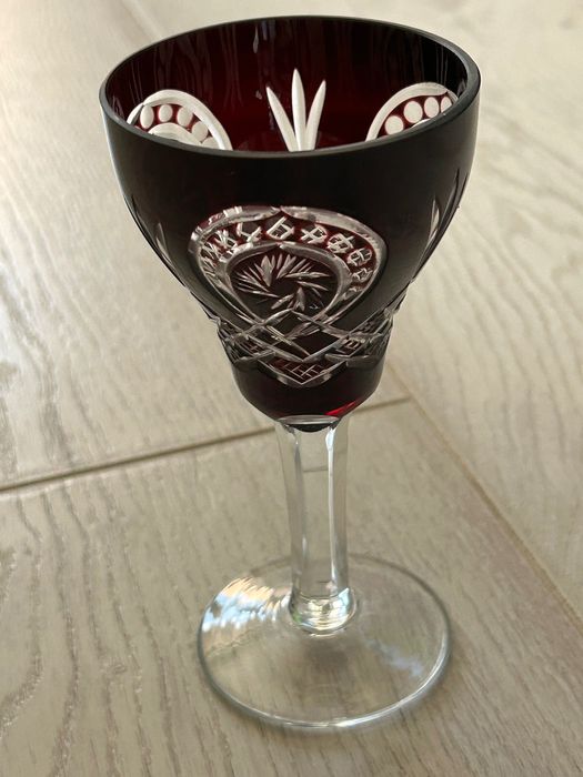 6 броя чаши подходящи за питие или десерт