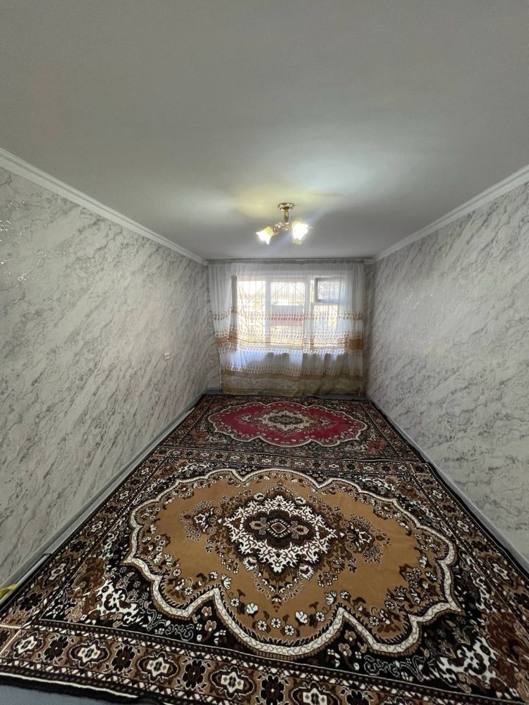 Продаётся 1 ком в 8 микрорайоне