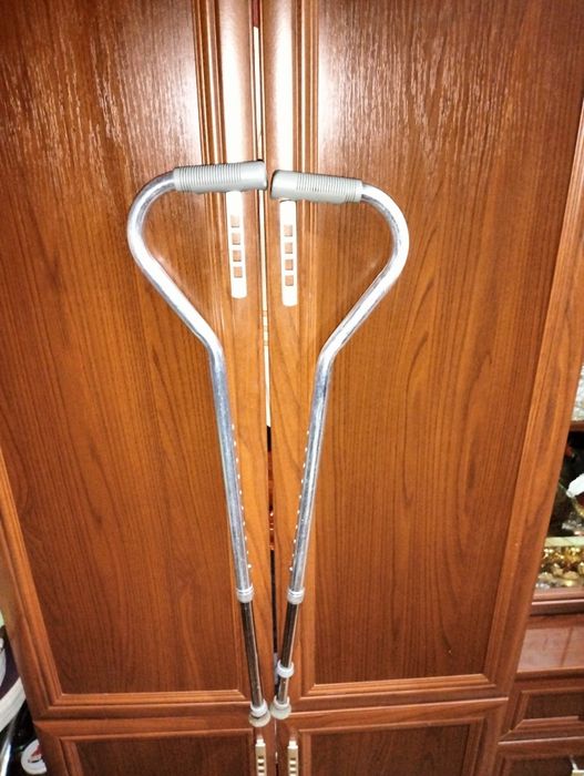 Cârje pt persoane cu dizabilitati