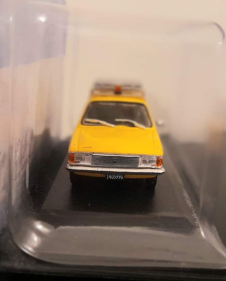 Dodge 1500 Rural - Automovil Club Argentino (1978) 1:43 Ixo