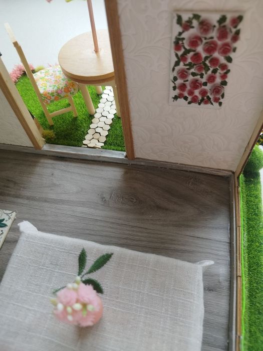 Дървена къща за кукли