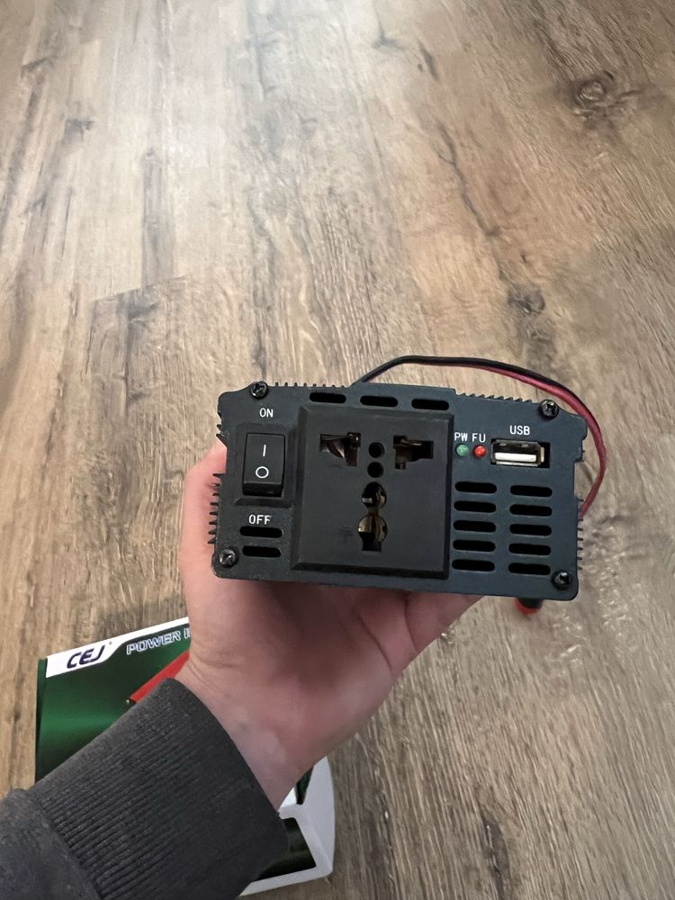 Висококачествен Инвертор на напрежение CEJ 12V или 24V - 220V 500W