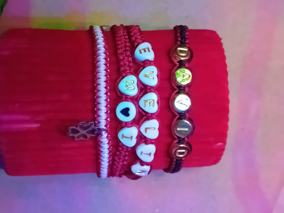 Brățări lucrate manual