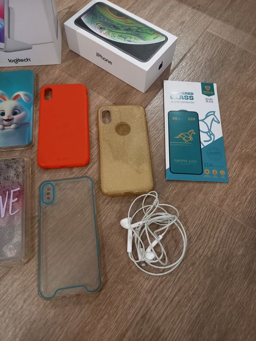 Huse iPhone X, încarcatoare, casti, folie, cutie