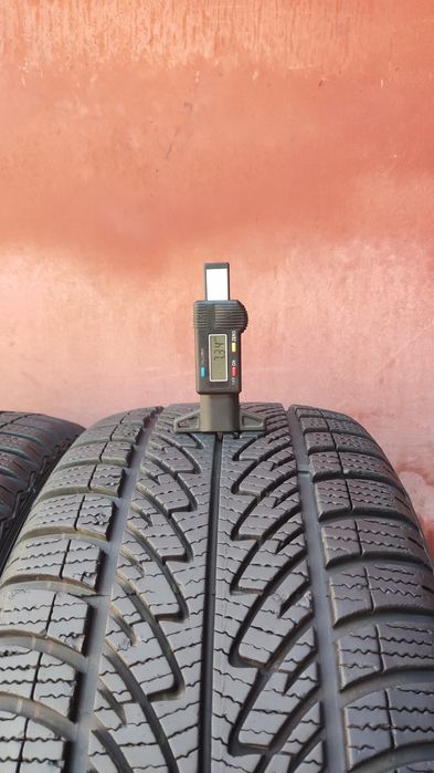 2бр. зимни гуми 235/45/17 GoodYear Ultra Grip 8 Performance