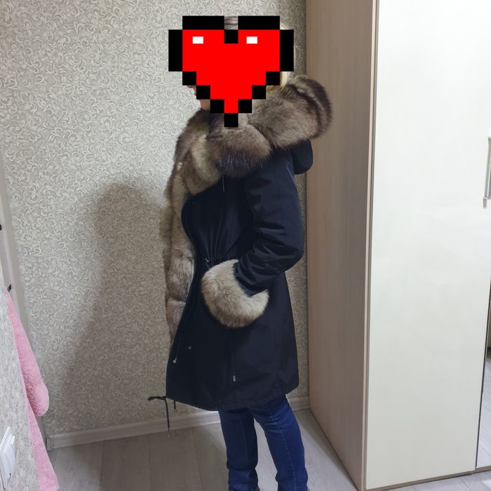 Парка с мехом продам