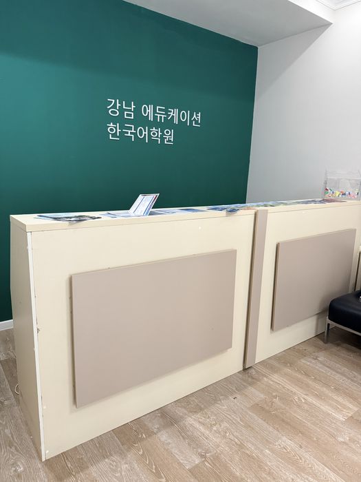 Продам ресепшен 4 метровый