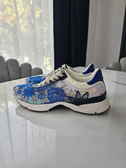 Маратонки Casadei 38 номер