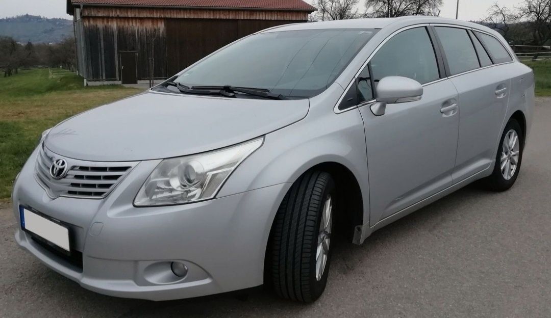 Dezmembrez Toyota Avensis T27 2.0 126 cp 2010