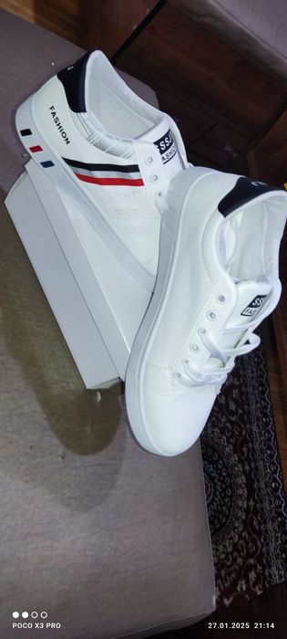 Распродажа! Остаток товаров! Крутые кроссовки