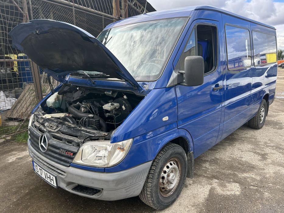 Vand Mercedes sprinter 211 cdi 2.2 8+1 locuri 260.000 km