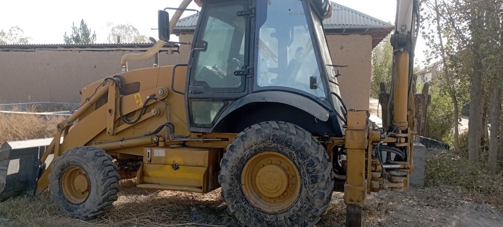 Cat brendiga tegishli sag 380 sotiladi xolati alo darajada  i