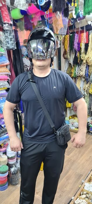 Продам Каска для мотоциклистов и мопедов,кароче универсальные.