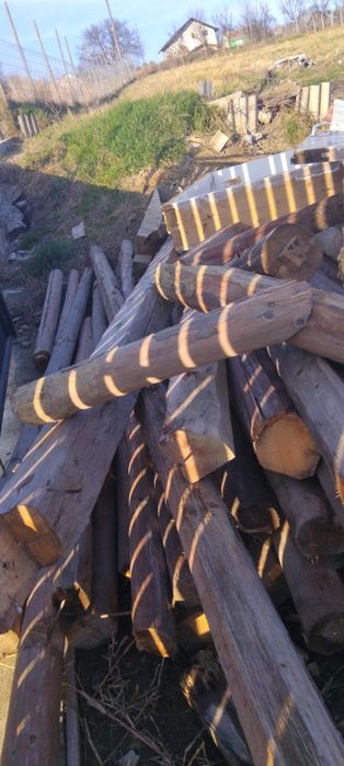 Lemn scos dintr-un acoperiș de casa