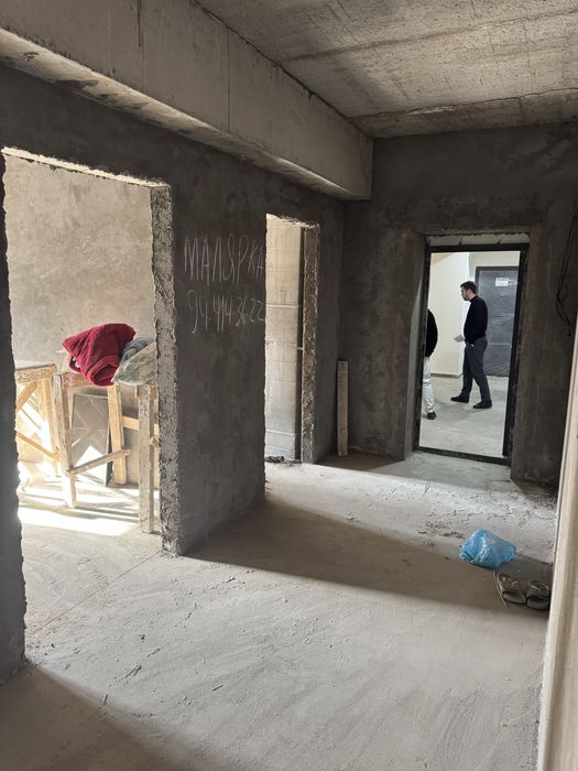 Novostroya Dom 3 xona 67 kv/m eshonguzar