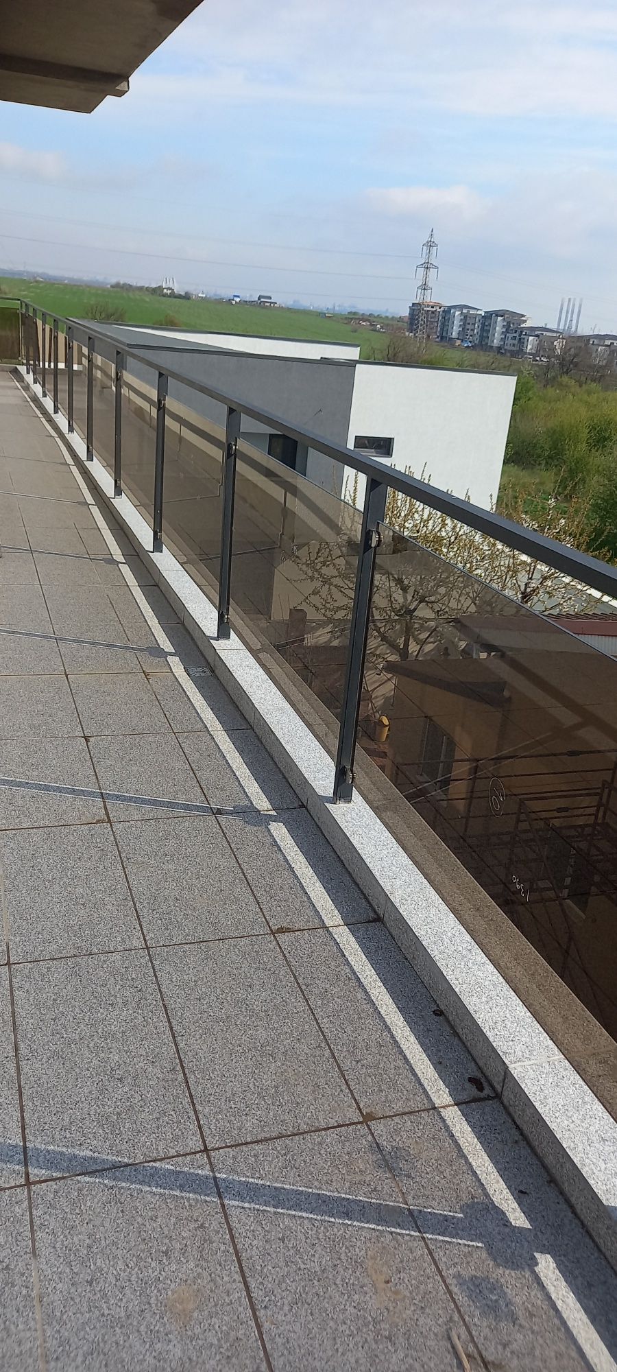 Balustrade inox , fier , sticla securizata sau laminata .  .