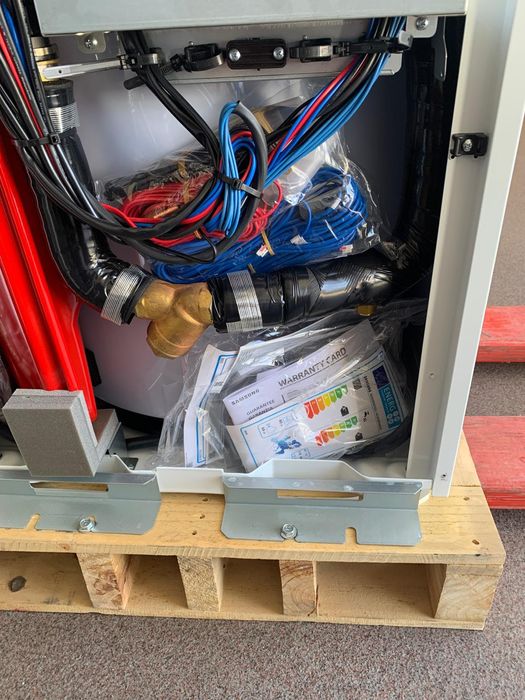 Термопомпа Samsung AE260RNWSGG/AE090RXEDGG 9kw