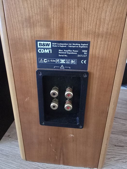 B&W bowers & wilkins 1 buc. CDM1 si 1 buc.DM601 piese accesorii