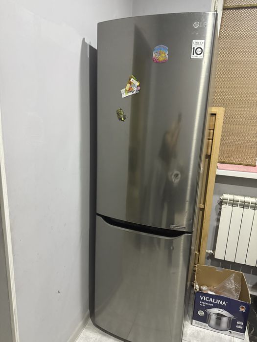 Продам холодильник на запчасти