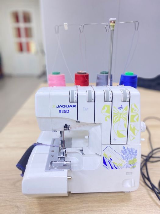 Продам трикотажный оверлок