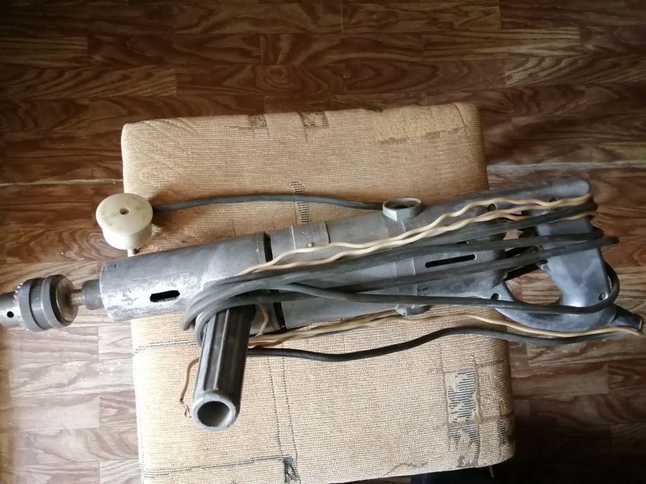 Электродрель советская