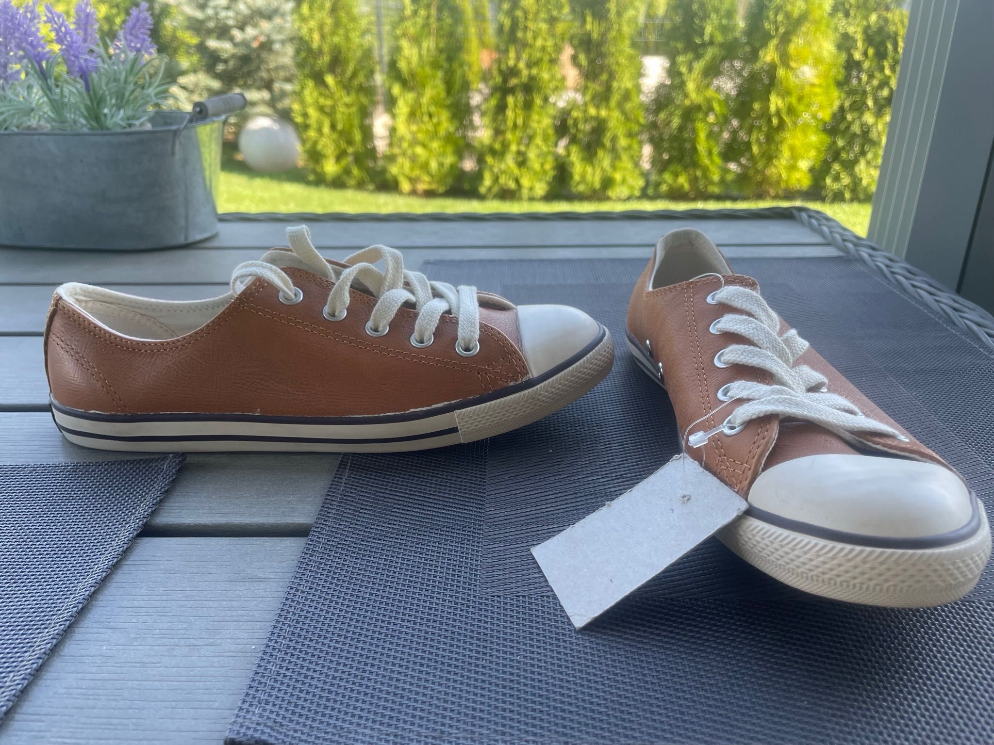 Чисто Нови Обувки Converse - 37.5 номер