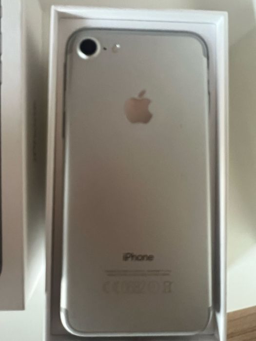 Iphone 7 32GB-73% батерия, без забележки, с протектор и калъф