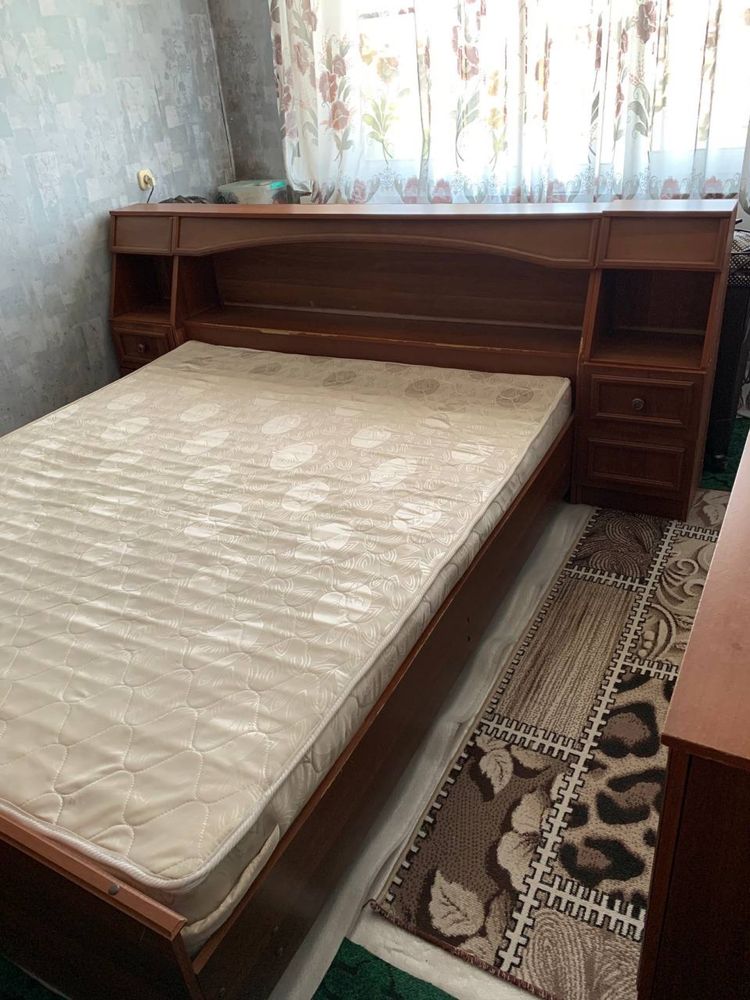 Спальный гарнитур