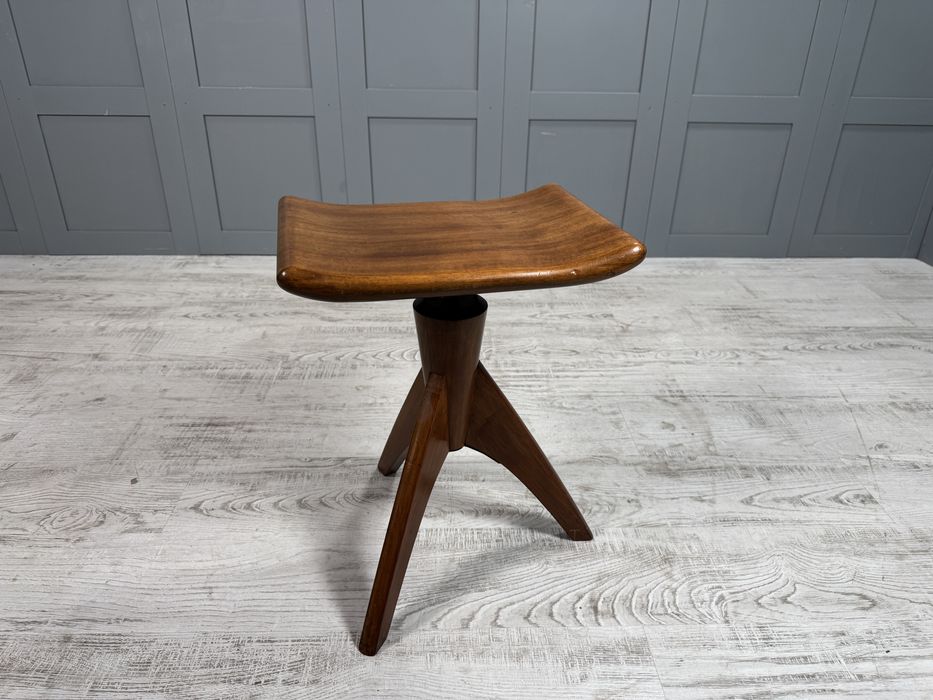 Стол за пиано Girsberger от 1958г. Р458