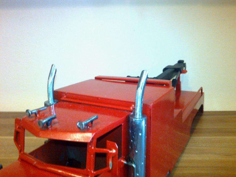 macheta camion din metal