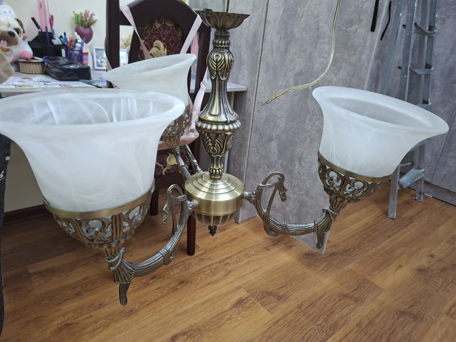 Продаётся люстра отличного качества