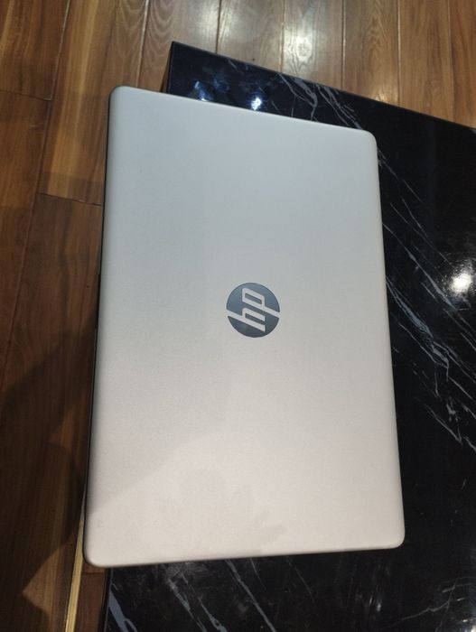 Hp 12th Avlod intel(R) Core i3 256gb operivka 8gb