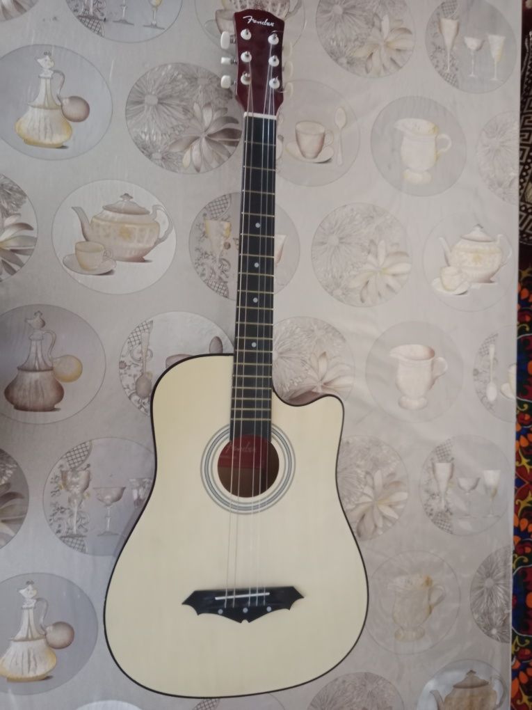 Gitara i Fender 6tali